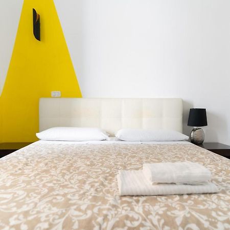 Romafullhouse Guesthouse Rome Exterior photo