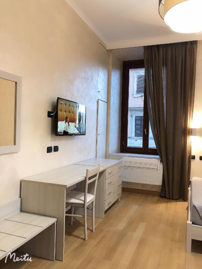 Romafullhouse Guesthouse Rome Exterior photo