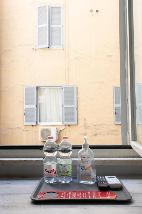 Romafullhouse Guesthouse Rome Exterior photo