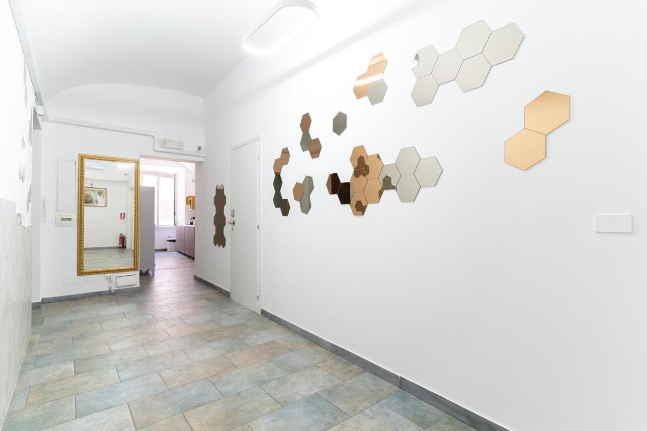 Romafullhouse Guesthouse Rome Exterior photo